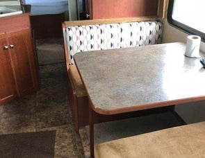 Winnebago Vista 26HE