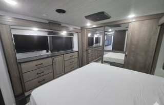 House on wheels 2024 Keystone RV Montana 3781RL