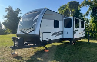2022 Cruiser Radiance 28QD