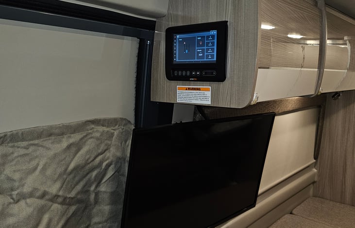 32" TV, Digital control panel/info center