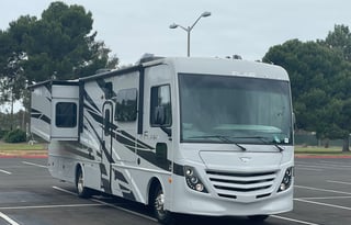 Rick and Cindy's 2023 Fleetwood Flair 32N