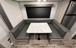2022 Dutchmen Coleman Lantern - Sleeps 8