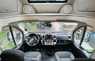 Itasca Viva 23L — European Chic on Wheels
