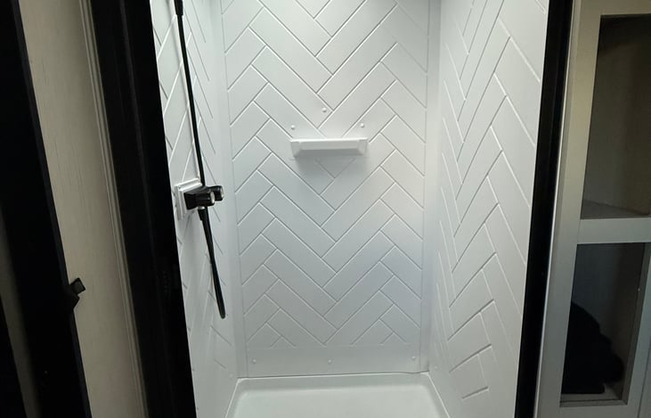 Shower size with sky light