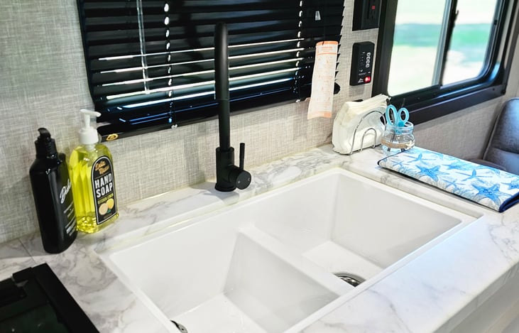 Kitchenette sink