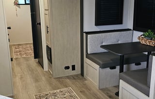 Spacious Shasta I-5–Sleeps 10 | Triple A/C & Bunks