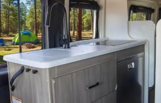 B01 - Thor Twist Van - The RV Rental Factory