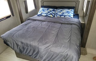 2020 Rockwood Ultra Lite 2608BS - Camp in Luxury!