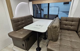 2025 Forest River 26ICE (ICE2) $145/nt sleeps 8-10