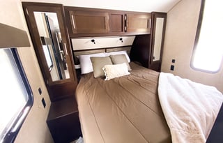 Cherokee Gray - sleeps 6 w/pvt queen & bunks