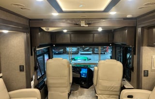 2022 Thor Motor Coach Venetian A40