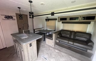 2022 Palomino Puma 32BHFS