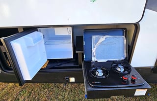 Family & Pet Friendly RV Rental- w/ Bunkhouse!