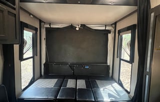 2018 5th Wheel Genesis Supreme 32 CR ToyHauler