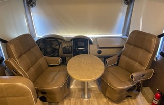 2017 Thor Motor Coach Challenger 37TB