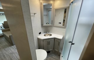 2024 Thor Ace 32B (Sleeps 8 to 9!