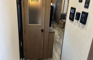 2023 Arctic Wolf 5th wheel