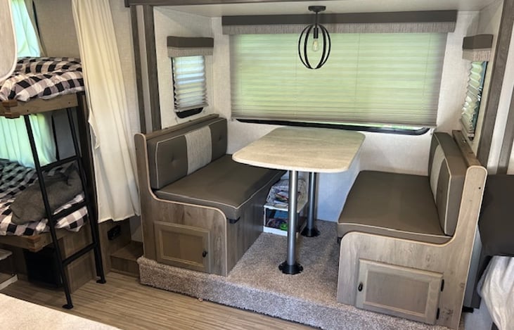 Dinette seats 4 comfortably