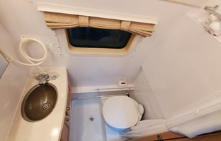 Adventure Van - Pleasure-Way Plateau TS