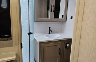 Bear Hug Retreat - Your comfy home away from home!