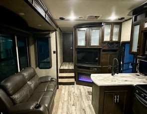 Forest River RV XLR Thunderbolt 340AMP