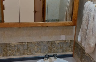 "Coach" Simple, Clean, Kids & Pet Friendly Venue