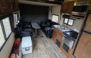 2017 Pacific Coachworks Powerlite 22FS