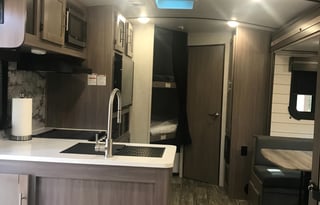 2022 CrossRoads Sunset Trail KING BED DUAL AC's