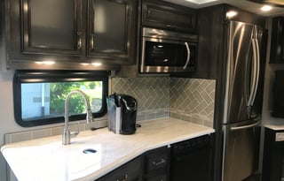 2019 fleetwood southwind 35k sleeps 8