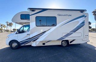 C22 Luxury Thor Motor Coach Quantum GR22