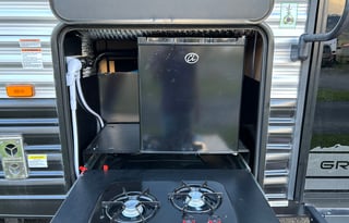 2022 Fully Loaded Cherokee Grey Wolf 26DBH-L