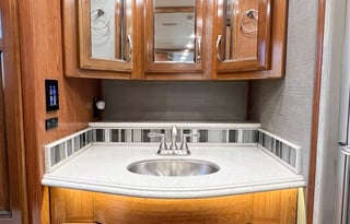 Fully Stocked Diesel w/2 Baths, King + Bunks