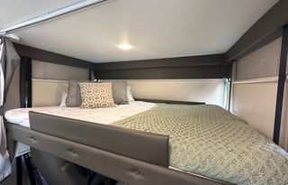 Modern Farmhouse Bunkhouse Motorhome 2022 Alante