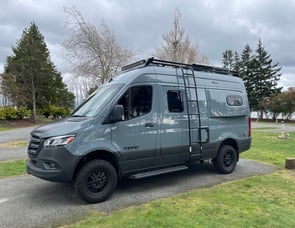 Tiffin Motorhomes Tiffin Motorhomes GH1