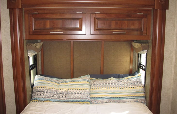 Queen master bed with new mattress (March 2022)