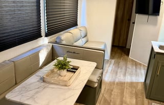 Glamping & Grace - Your HGTV Inspired "Roamstead"