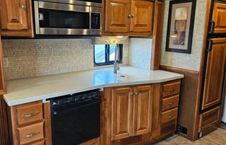 Big Baaaaby - Pet Friendly Class A Motorhome