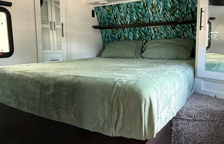 Queen bed is a purple mattress great for mom and dad!