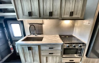 Sunseeker 2850LE | StarLink WiFi • Pet-Friendly