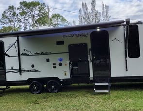 Forest River RV Cherokee Grey Wolf Black Label 26DBHBL