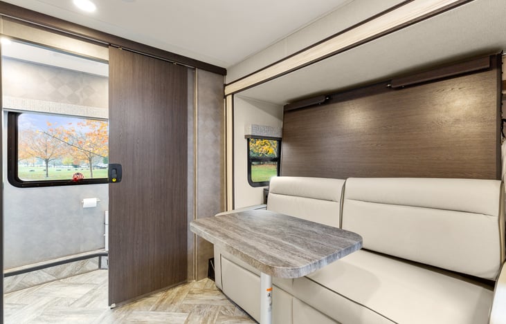 Dinette converts to queen bed