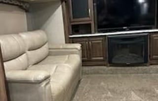 The Comfort Den - UPMI1045