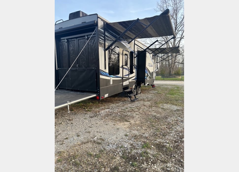 Fifth Wheel rentals in Rossville