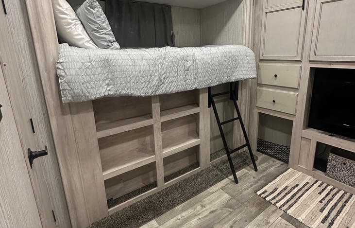 3rd bunk in bunkhouse