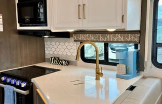 Bunks Sleeps 8 Class A "Annie"