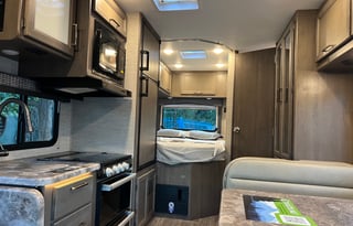 Knowmad - 2023 Thor Chateau