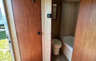 2013 Jayco Jay Flight Swift SLX– Cozy & Affordable