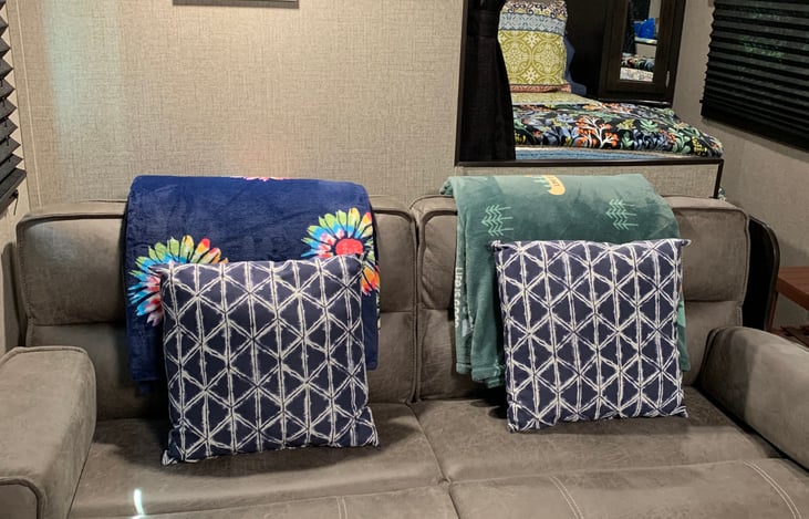 jackknife sofa for comfortable seating & fold out additional sleeping area