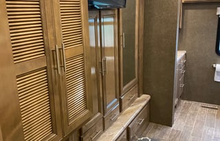 2020 Thor Motor Coach Miramar - 37.1 foot