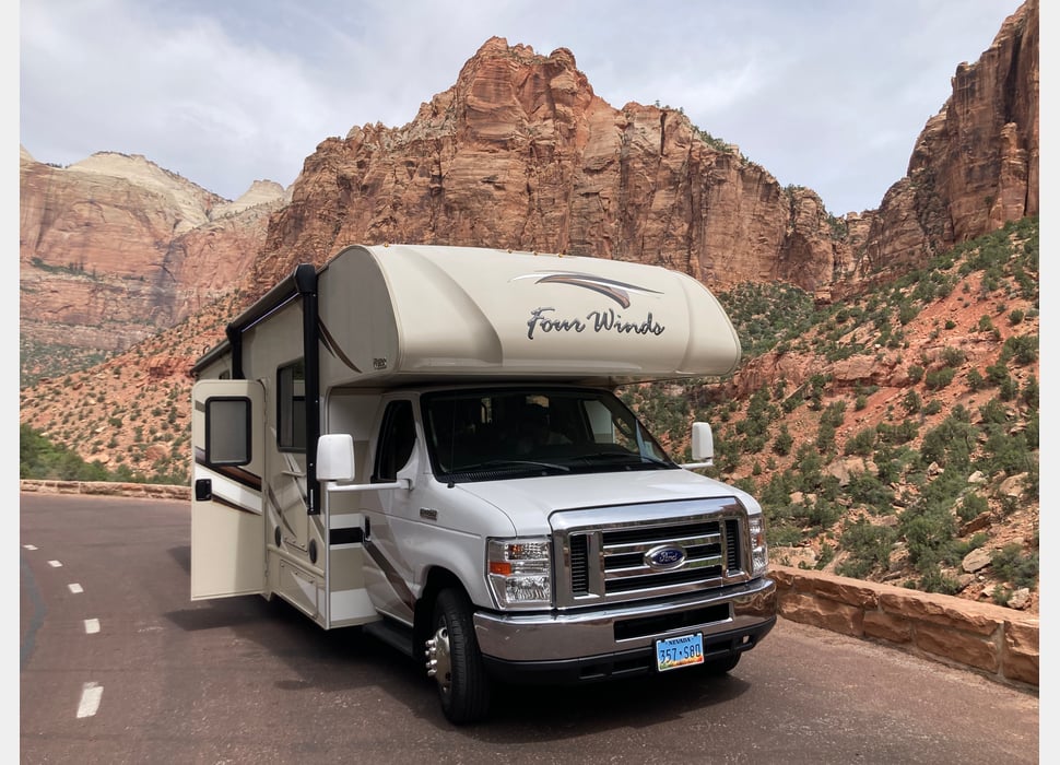 Class C Motor Home rentals in Las Vegas